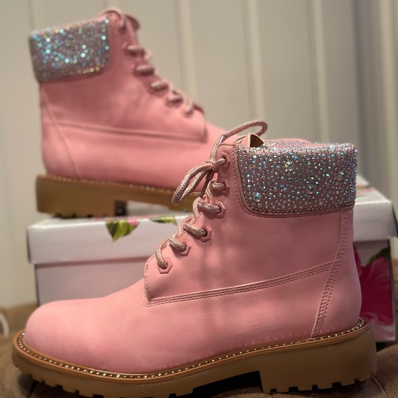 Bella Marie Statement Boots - Picture 2 of 10